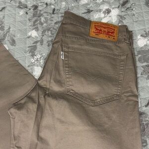 Levi's Men's Tan Relaxed Jeans